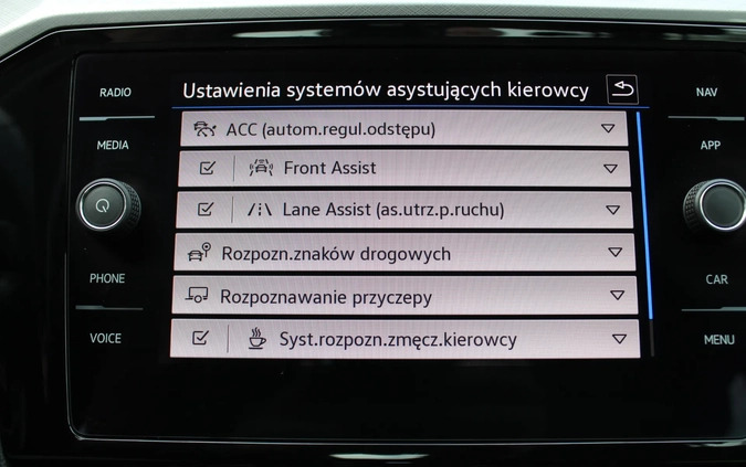 Volkswagen Passat cena 82800 przebieg: 157000, rok produkcji 2020 z Trzebnica małe 781